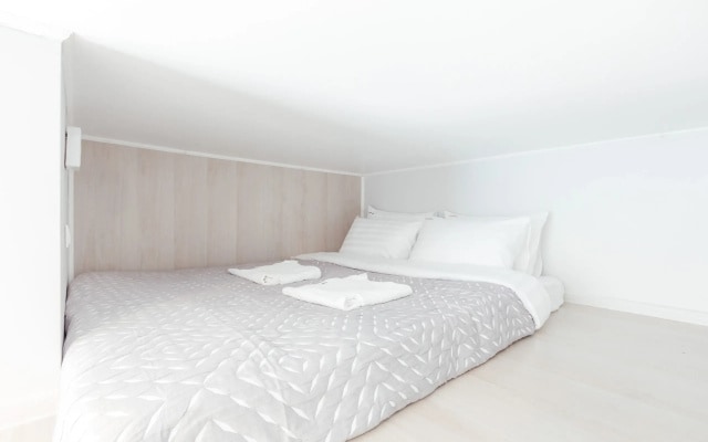 Апартаменты Red Apartments Арт Лайт Асфари