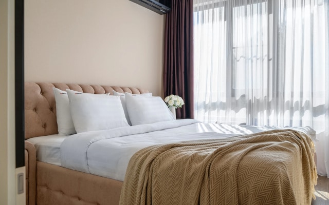 Апартаменты Red Apartments Листопадная Альпина