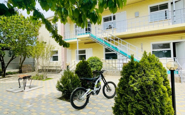 Меблированные комнаты Surron Anapa Camp