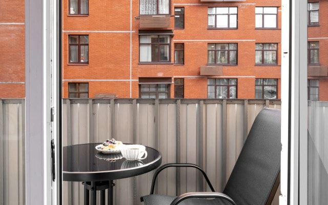 Квартира GM Apartments Стильная Трехкомнатная с лоджией на 1905 года