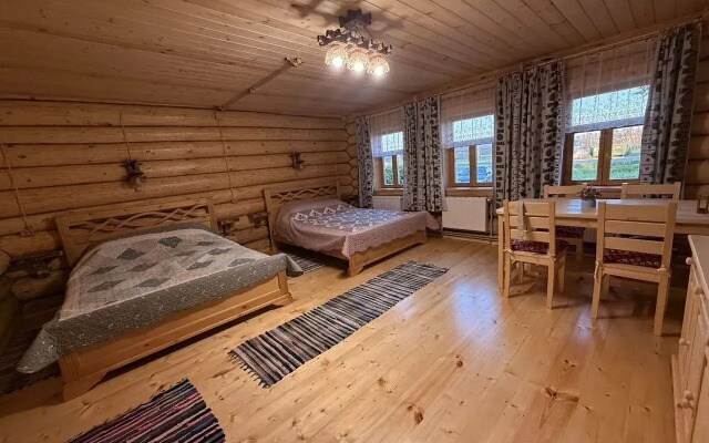 Частный дом Изба на бeрегу реки