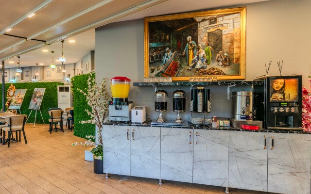 Sultan Hamit Hotel