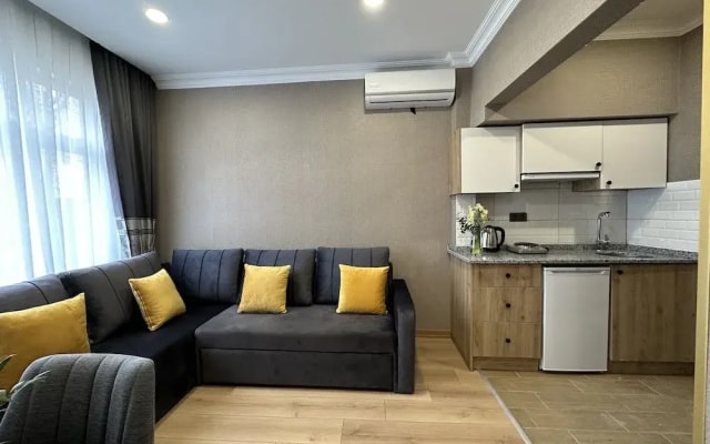 Апартаменты H&L Suites