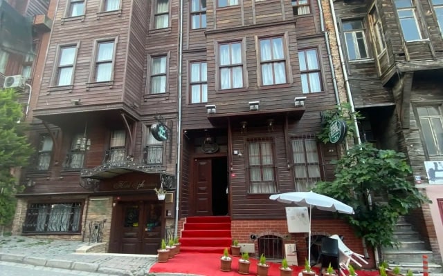 Nuray Hotel