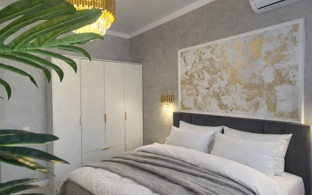 Квартира VIP Golden Designer Suite