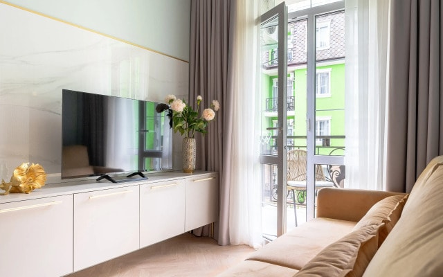 Апартаменты Red Apartments Арт Лайт Сити Апартамент Корелли