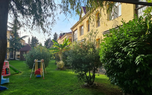 Townhouse Orkhideya