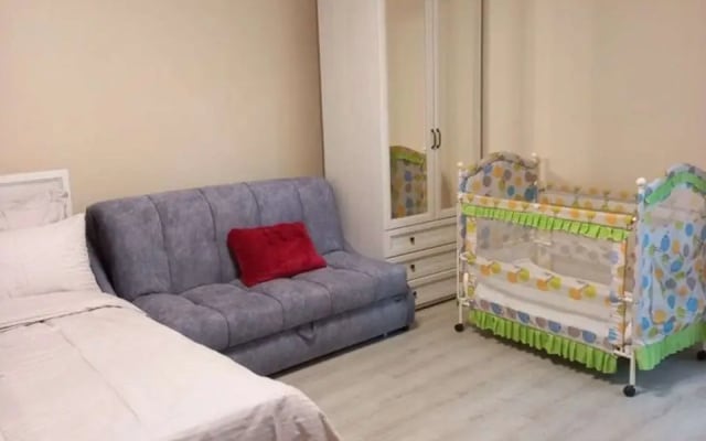 Квартира с двориком рядом с песчаным пляжем
