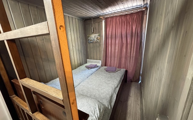 Domik v Lesu Guest House