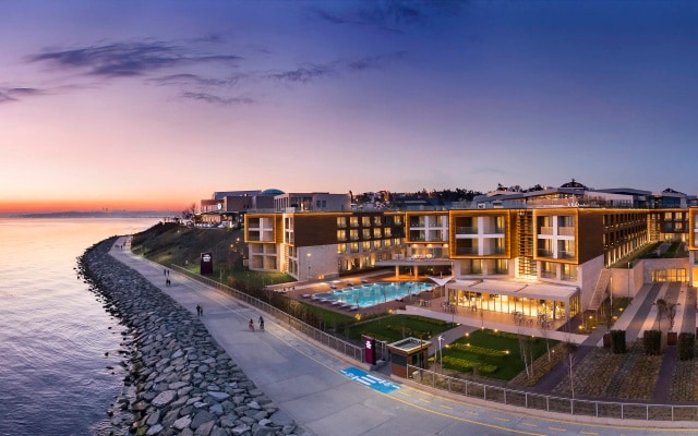 Отель Crowne Plaza Istanbul Florya
