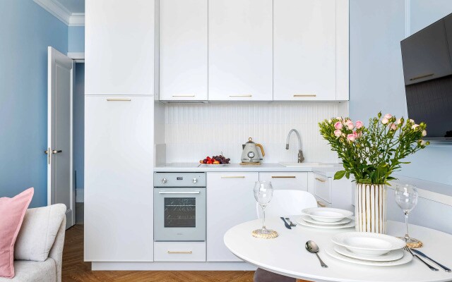 Апартаменты на Первой Береговой Линии с Летним Бассейном Home Group