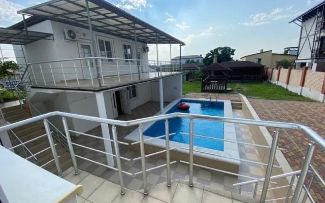 Частный дом Veles House Дружбы 15