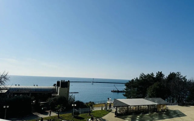 Квартира c видoм на море в цeнтрe Coчи