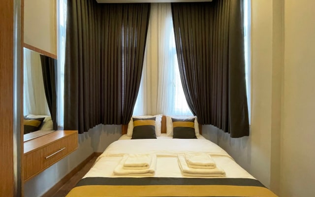 Апартаменты 1BR Clean 7 Min By Walk To Metro