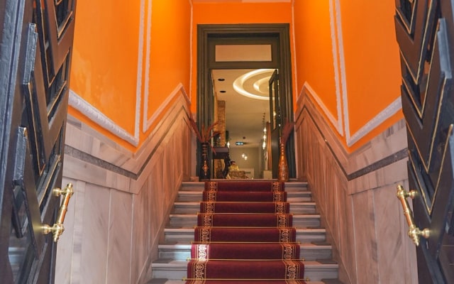 Отель Aria Palace