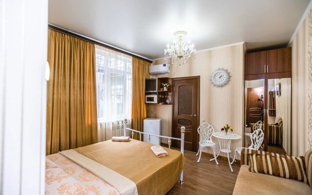 Chetyre Sezona Na Korolenko 8A Guest House