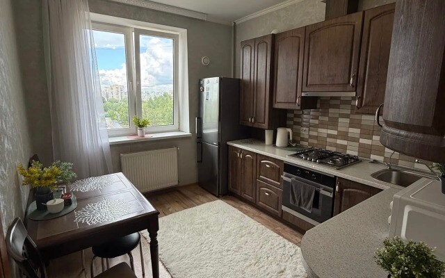 Uyutnaya Na Letnem Ozere Flat