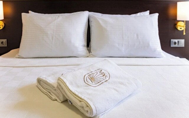 Mays Royal Hotel