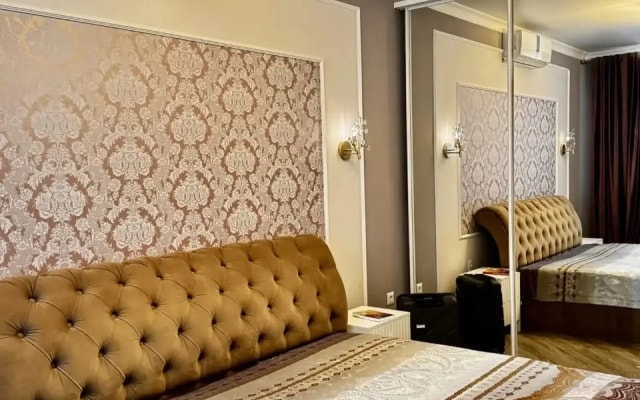 Квартира Lux Apartments