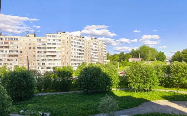 Квартира Уютный Север Трешка на Шмидта 2