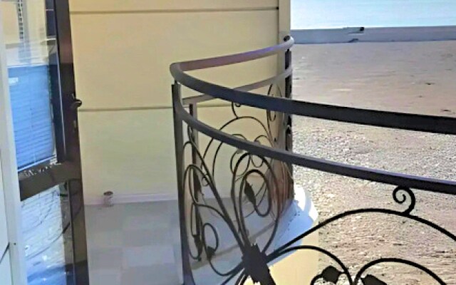 Квартира Просторная Студия Sunny and Sea