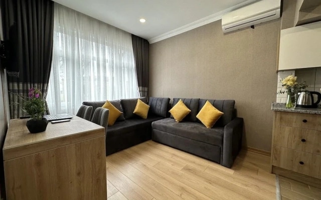 Апартаменты H&L Suites