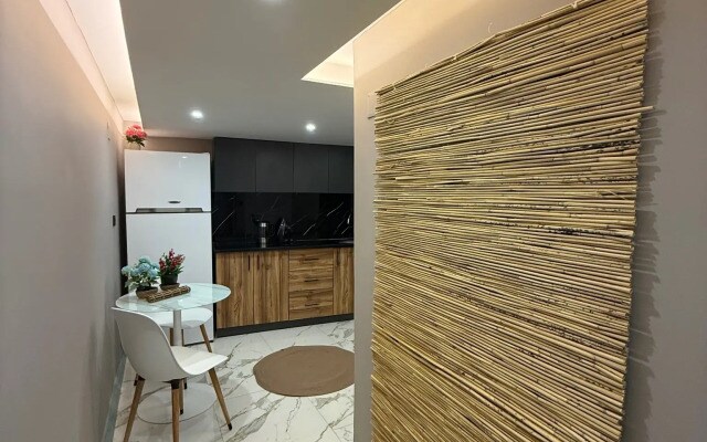Апартаменты Cozy duplex with a private terrace near the metro