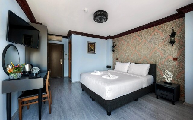 Mytra Hotel