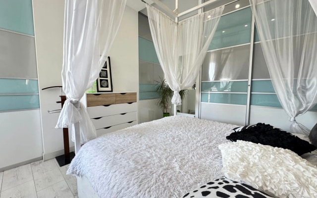 Апартаменты Apartment with Jacuzzi in the Center