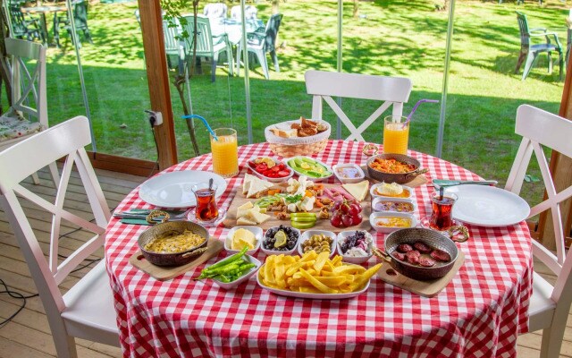 Отель Keyif Boutique Hotel & Restaurant