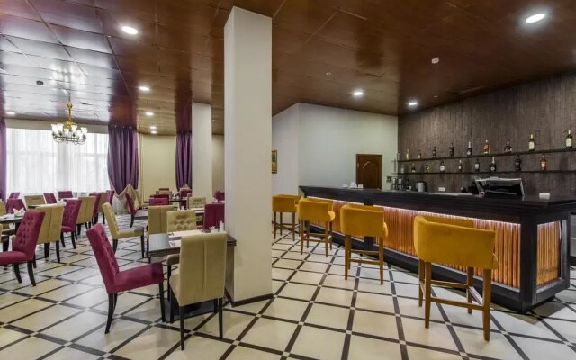 Отель Fortis Hotel Dubrovka