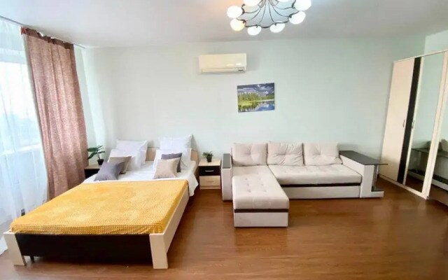 Апартаменты Sunny Days Apartment Феникс 1