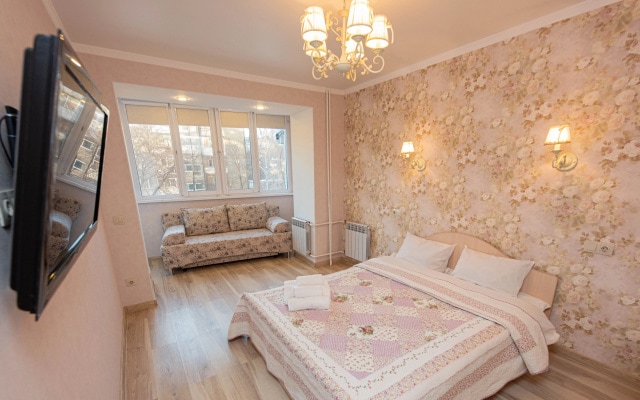 Квартира 3 комнатная квартира улица Республики,92