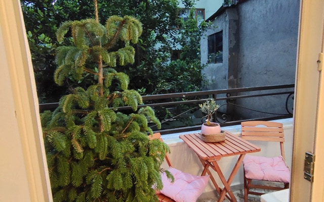 Apartments 2BR balcony house near Hilton bosphorus hotel