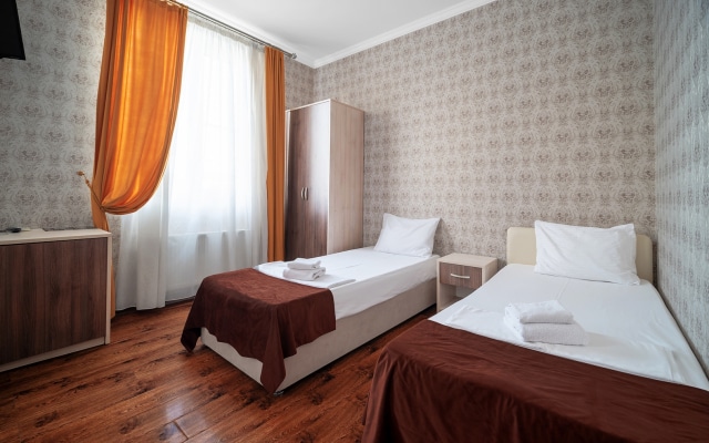 Отель Mari Inn