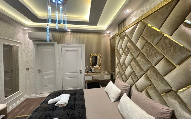 Отель TH Old City Hotel