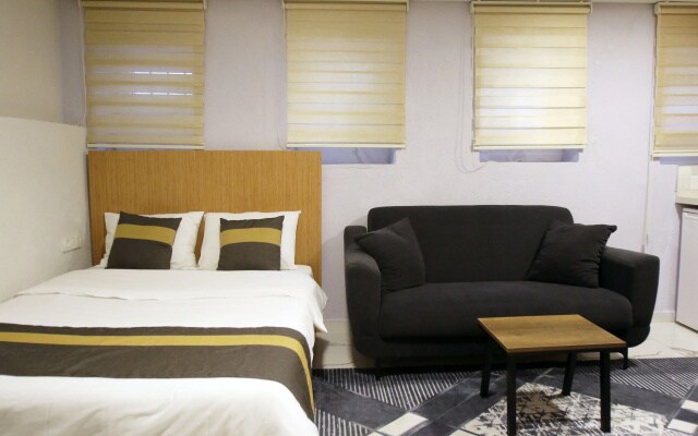 Апартаменты Basement With Fast WiFi And AC