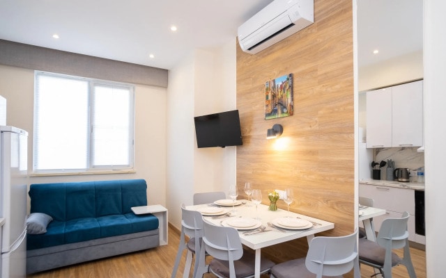 Апартаменты RED APARTMENTS Арт Лайт Сити апартамент Марк
