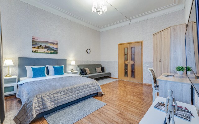 Квартира Просторная у Набережной Невы