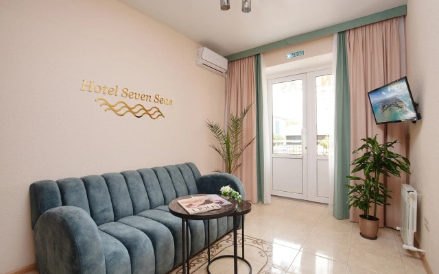 Seven Seas Hotel