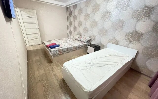 Квартира на улице Братьев Жабровых 3