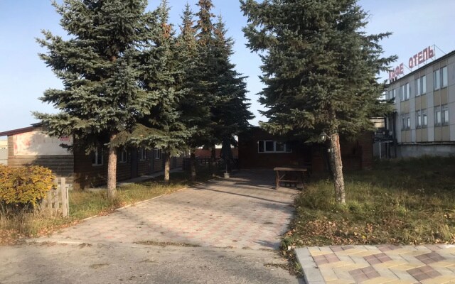 Отель Белый Ключ (придорожный отель)