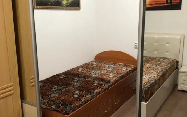 Квартира трёхкомнатная в районе центрального рынка