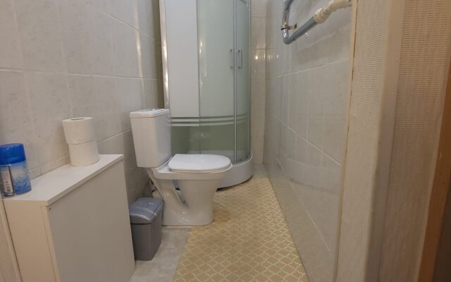 Prostornaya Kvartira V Tsentre Flat