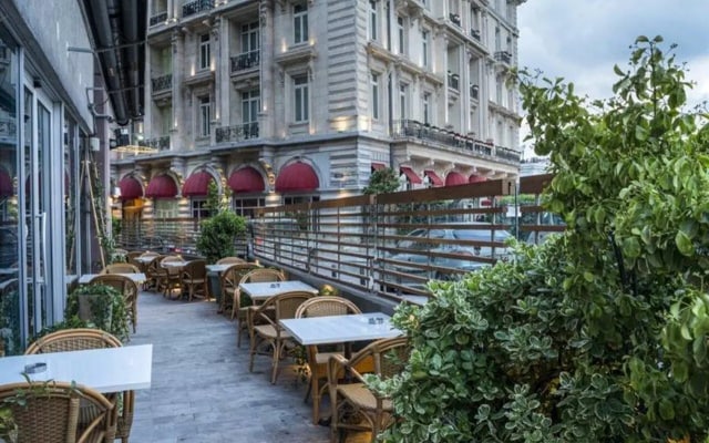 Отель The Marmara Pera
