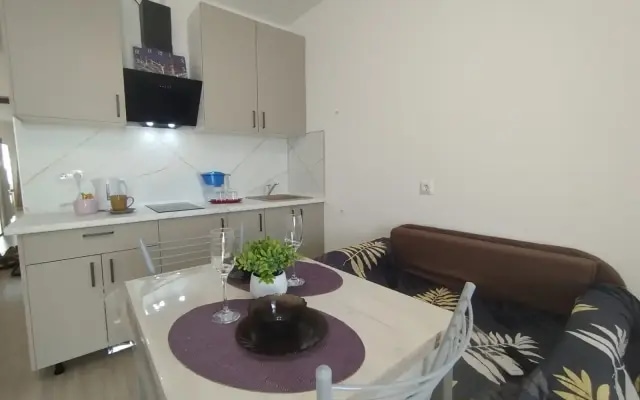 Квартира студия live in comfort на Современников 8