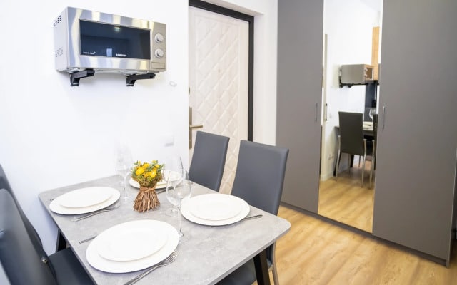 Апартаменты Red Apartments Арт Лайт Вебер