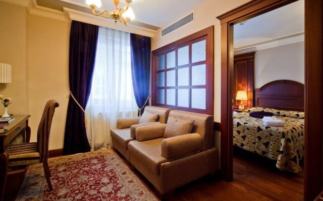 Отель Glk Premier Regency Suites & Spa