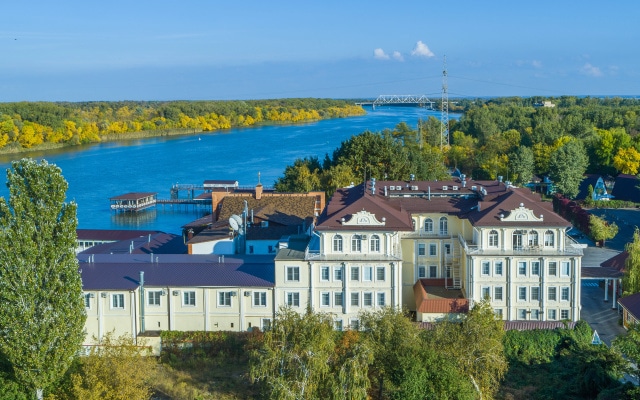 Туристический комплекс Петровский Причал