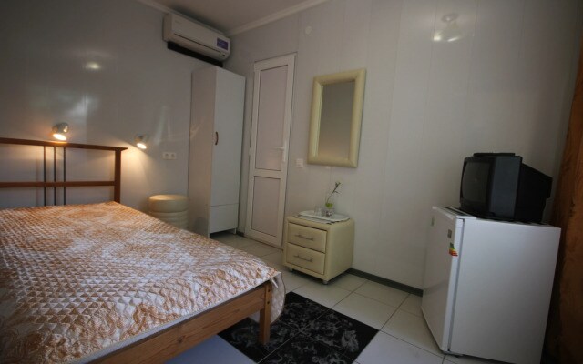 Maksim Guest House